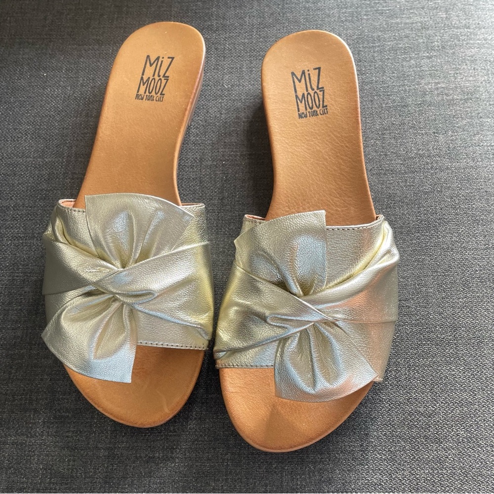 New! Miz Mooz Angelina sandal, GOLD